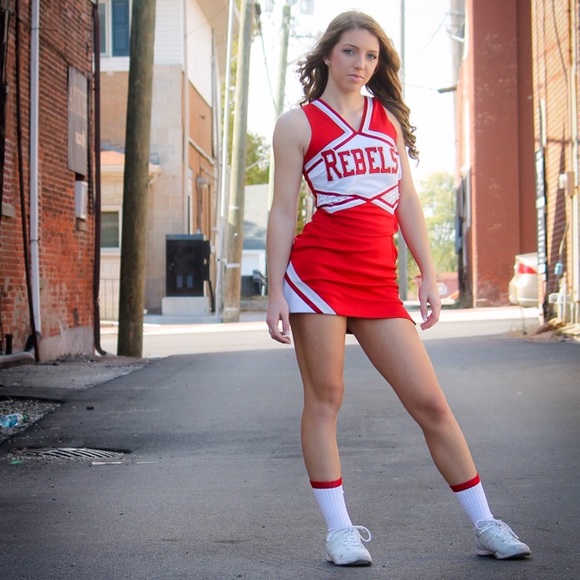 Meet your Posher, Kaitlyn - Picture 3 of 7